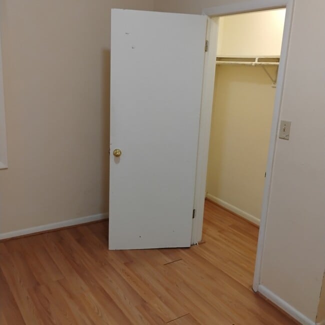 Building Photo - 452 A Hudson Ave