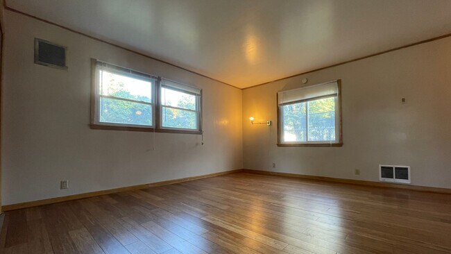 Building Photo - 4924 N 73rd St