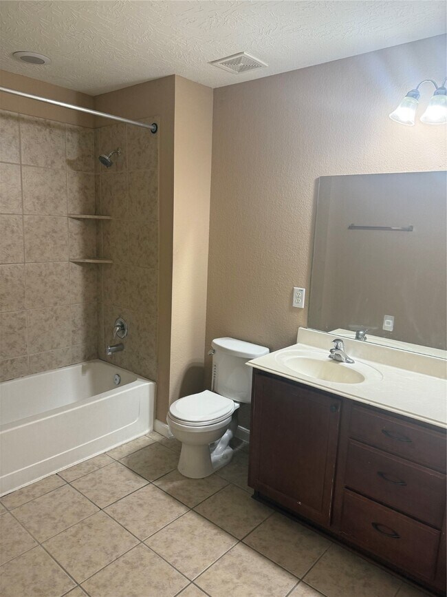 Building Photo - 15326 Trinity Meadow Dr