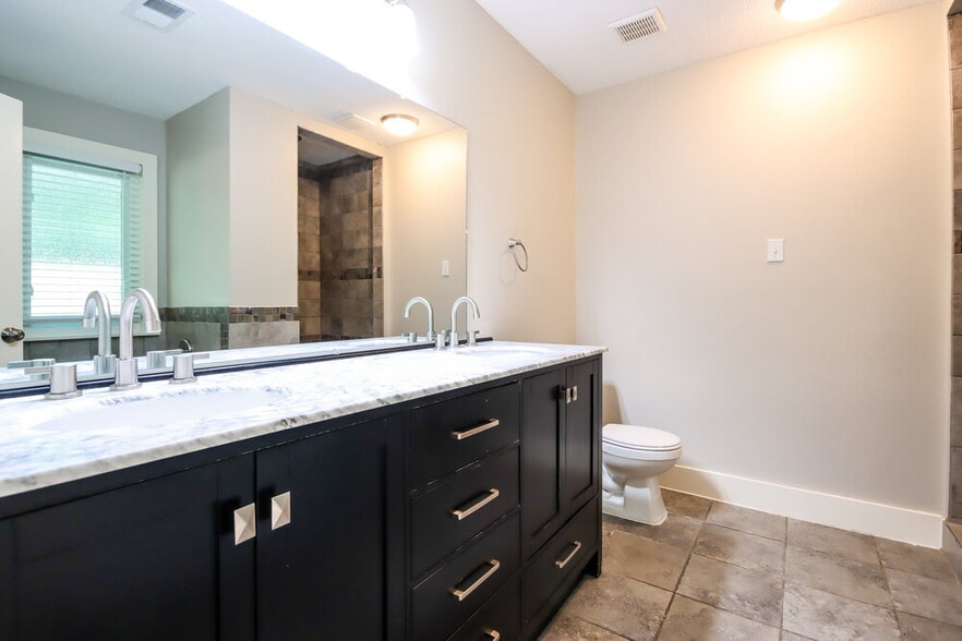 Building Photo - 18154 Windy Oaks Ct