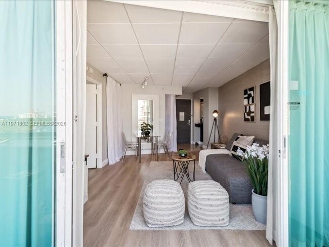 Building Photo - 2670 E Sunrise Blvd