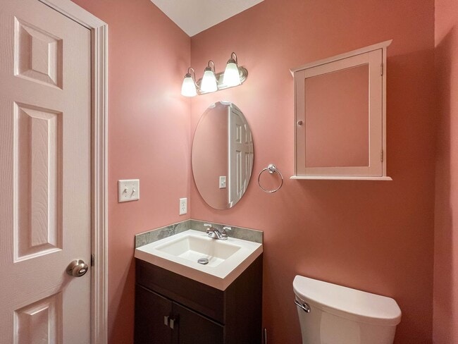 Building Photo - Beautiful Four Bedroom in East Asheville