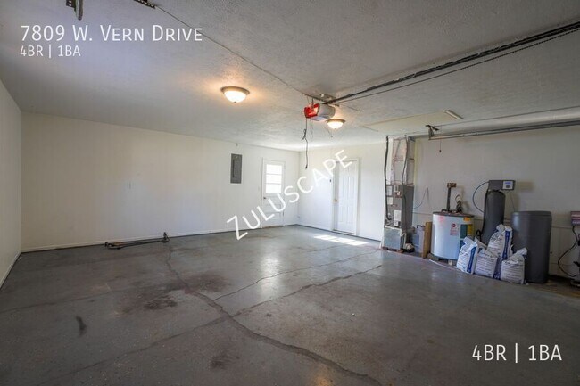 Building Photo - 7809 W Vern Dr