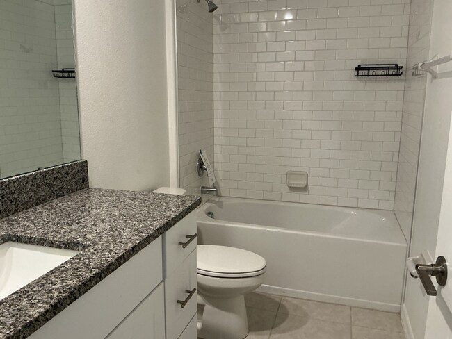 Building Photo - Spacious 4BR Single-Story in Lakeland