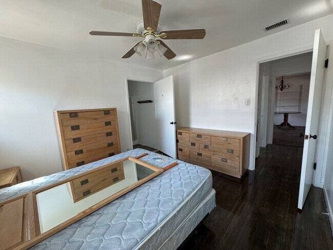 Building Photo - 1509 S Main Ave