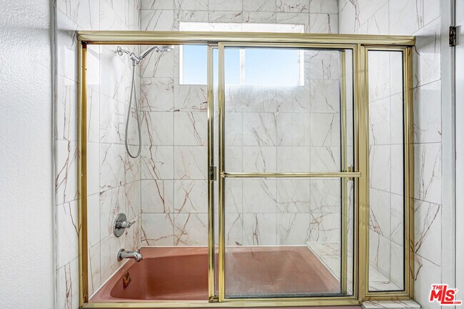 Building Photo - 1132 S Shenandoah St