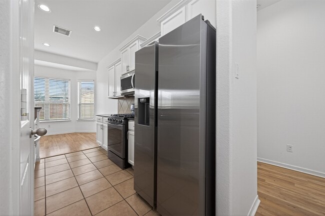 Building Photo - 22522 Fosters Park Ct