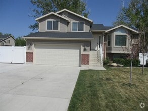 Building Photo - 322 N 3335 W