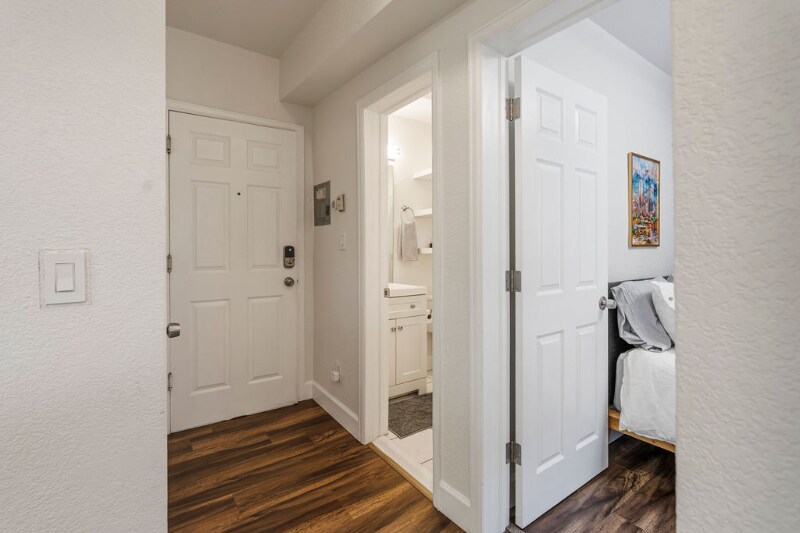 Building Photo - 1629 N Clarkson St