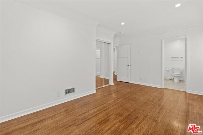 Building Photo - 203 S Detroit St