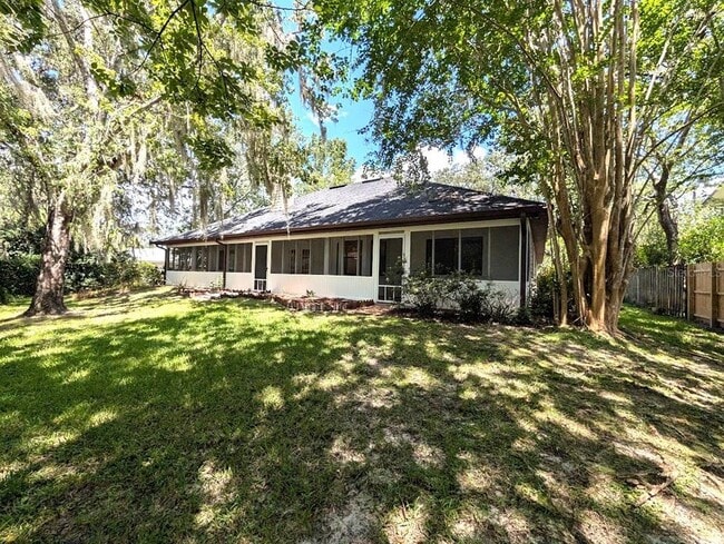 Building Photo - 6124 SW 35th Way