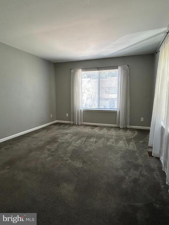 Building Photo - 319 Lynley Ln