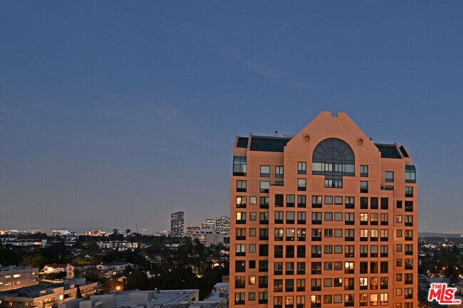 Building Photo - 10535 Wilshire Blvd