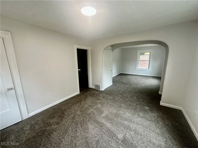 Building Photo - 833 Work Dr