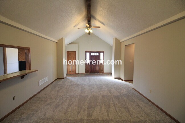Building Photo - Bedrooms on the Main Level w/ Finished Wal...