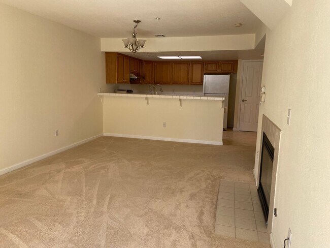 Building Photo - 105 Stone Pine Ln