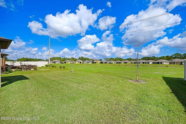 Building Photo - 201 Bubbling Ln