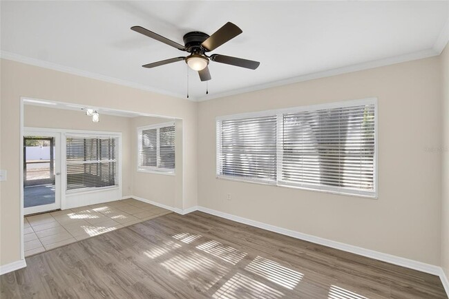 Building Photo - 311 NE 5th St