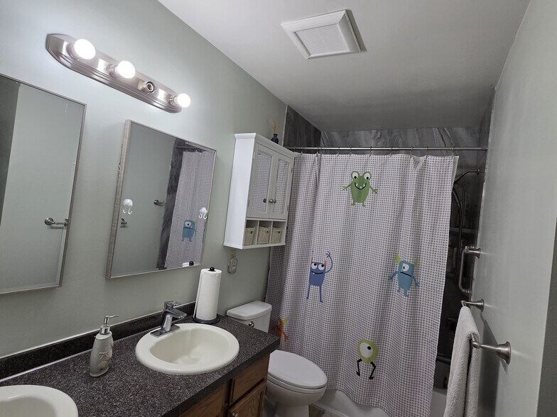 Building Photo - 34 Degas Cir