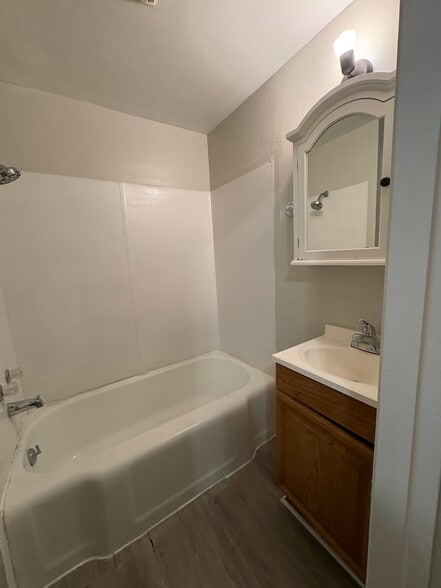 Building Photo - 50 Rowland Ave