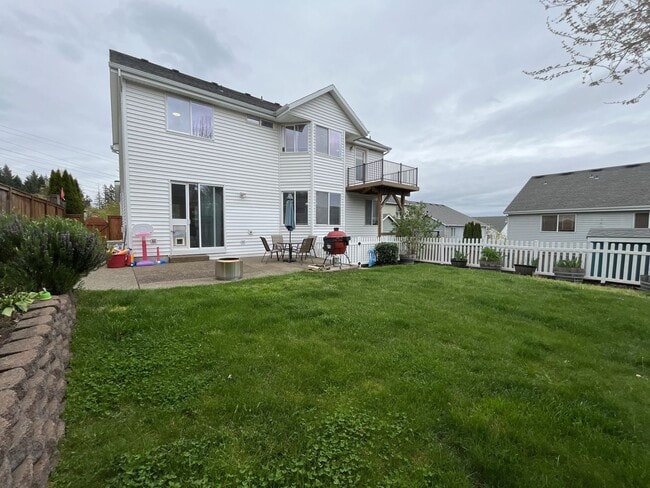 Building Photo - Elegant 5BR + Bonus Room Home with Bay Windows, Entertainment Room & Oversized Primary Retreat