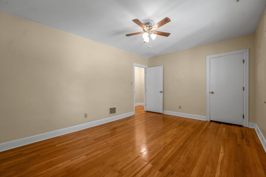 Building Photo - 1149 Cooper Dr