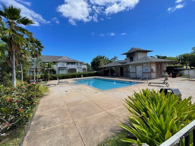 Building Photo - Golf Course Views! Upgraded: 2 bed/ 2 bath...