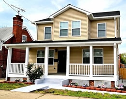 Building Photo - 5012 Silver Hill Rd