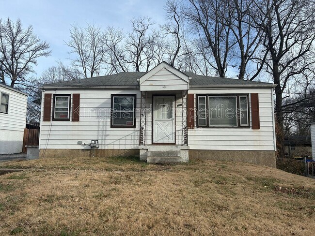 Building Photo - 10128 Cloverdale Dr