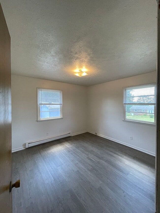 Building Photo - 1705 Windover Rd