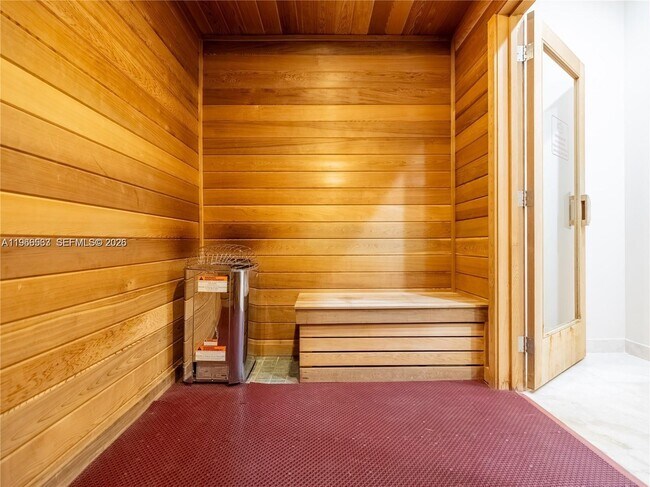 Building Photo - 10560 NW 69th Terrace