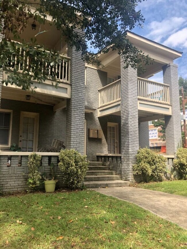 Building Photo - One bedroom one bath right on Adair Park and Beltline!!! Front porch overlooking park!