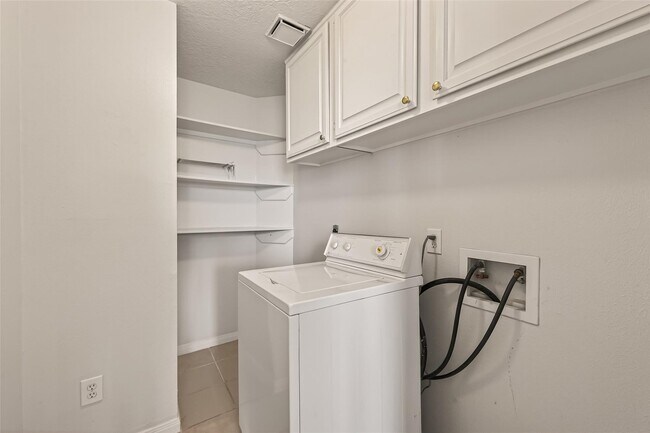 Building Photo - 3503 Ashlock Dr