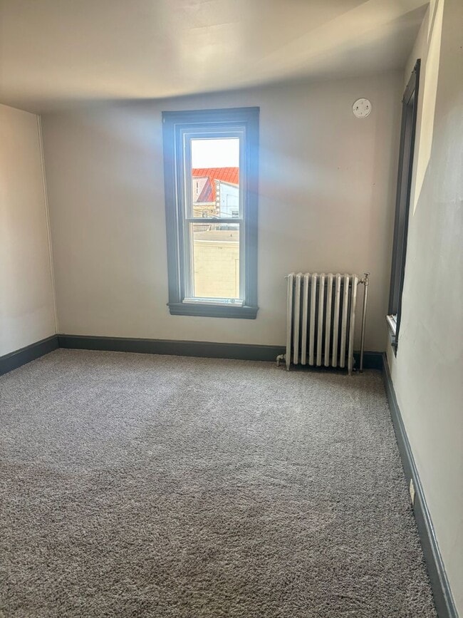 Building Photo - Duplex For Rent