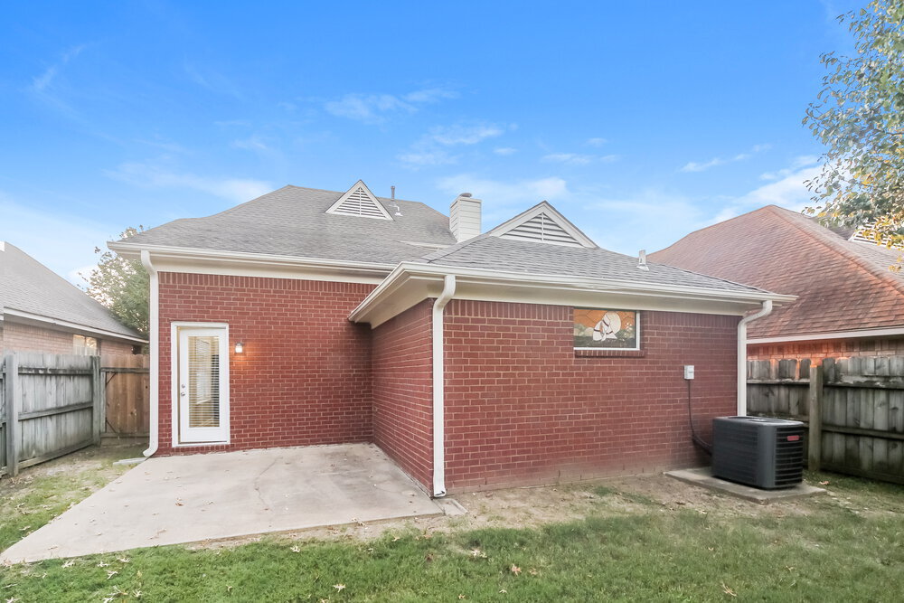 Building Photo - 7621 Davis Pkwy