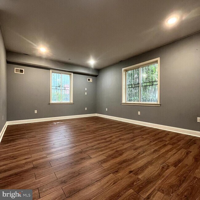 Building Photo - 1306-8 N Carlisle St