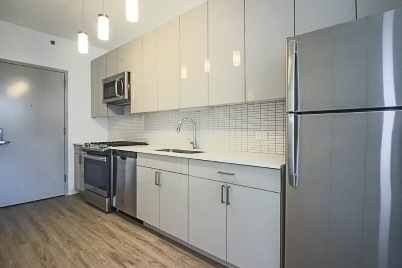 Building Photo - 809 W Van Buren St