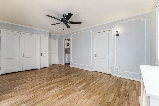 Living to Hall Entry - 1365 N Corona St