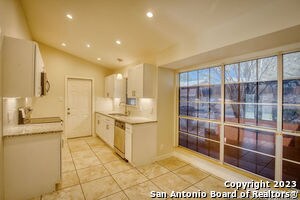 Building Photo - 922 Clearview Dr