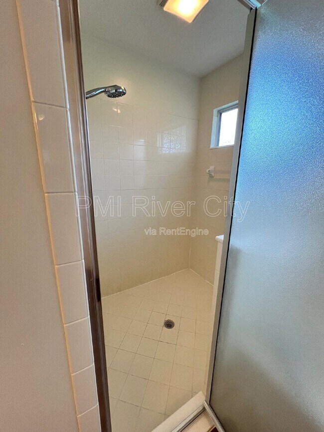 Building Photo - 2480 Ridge Will Dr