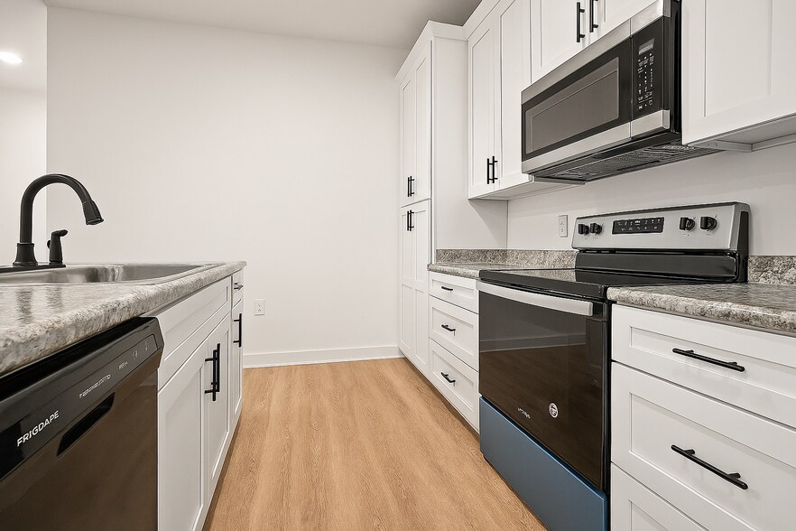 Building Photo - 413 Bay Shore Ave