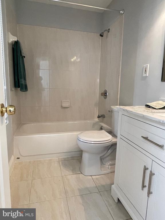 Building Photo - 1231 Linden Pl NE