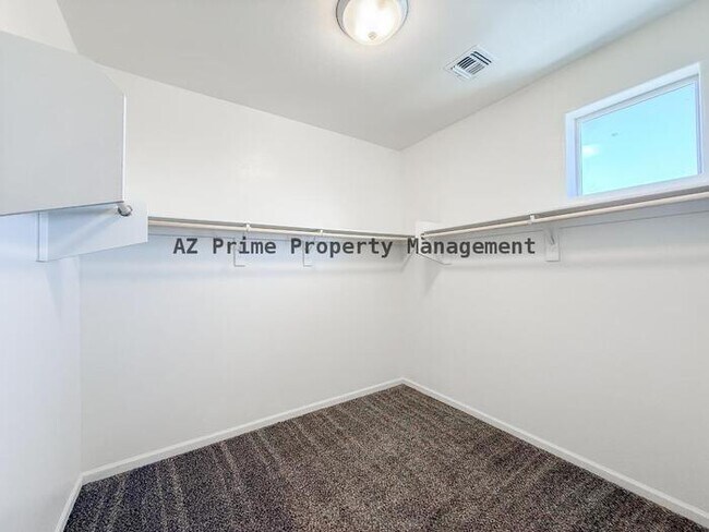 Building Photo - 1741 W Pollack St