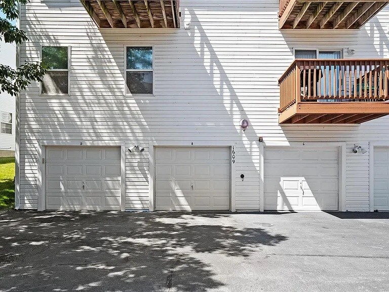 1-Car Garage - 1609 Forest Springs Ln