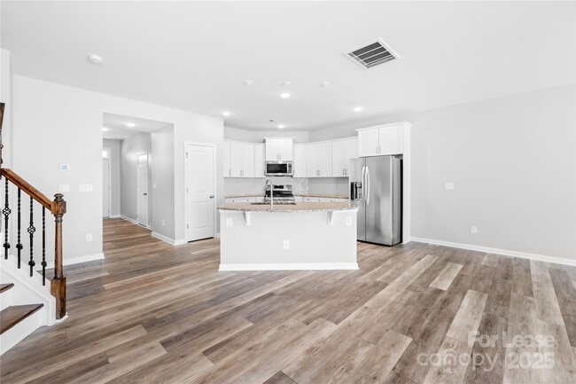 Building Photo - 15013 Savannah Hall Dr