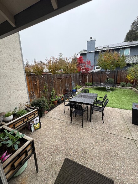 Building Photo - 984 San Miguel Rd