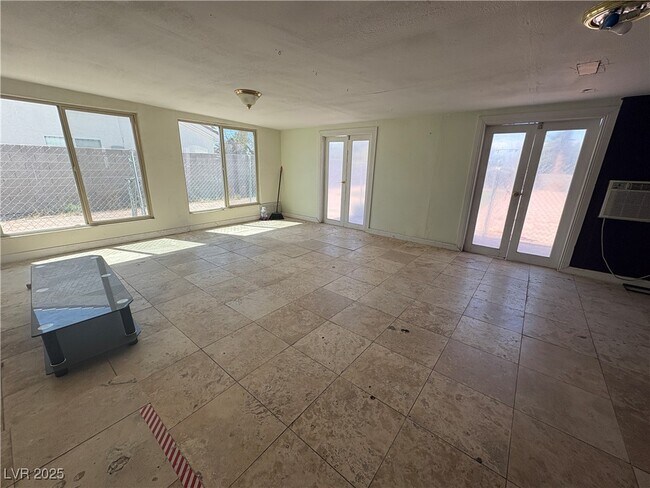 Building Photo - 71 Whitewind Ln