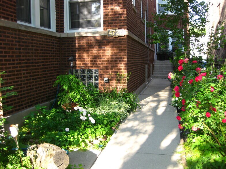 Building Photo - 4700 Lawndale Ave