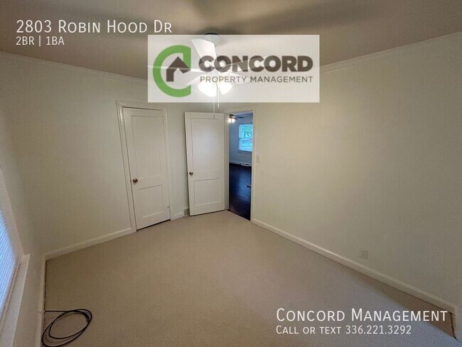 Building Photo - 2803 Robin Hood Dr
