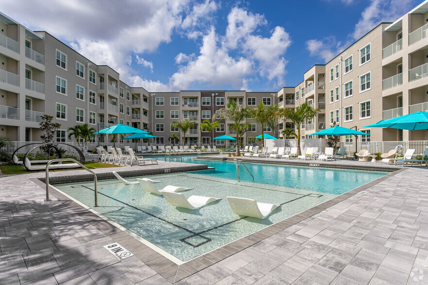 Triton Cay - Fort Myers - 2220 W 1st St Fort Myers FL 33901 | Apartment ...